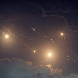 Misiles interceptados por Israel cerca de la ciudad norteña de Baqa al-Gharbiya.