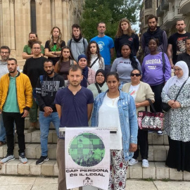 Membres de la PAH de Lleida amb l'acusat