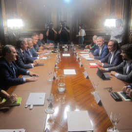 Reunión de la comisión de seguimiento de la huelga en El Prat. / EUROPA PRESS
