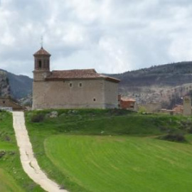 Victoria Millán, madre de Miguela Gascón, murió asesinada en La Zoma a manos de los regulares rifeños, que antes violaron a una sobrina y decapitaron a un sobrino suyos.