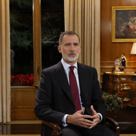 Felipe VI pronuncia su tradicional discurso de Nochebuena, en el Palacio de la Zarzuela (Madrid), a 24 de diciembre de 2022.
