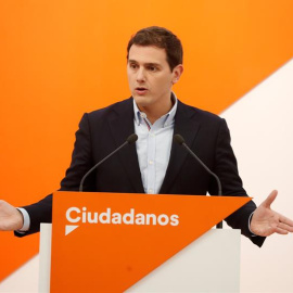 El líder de Ciudadanos Albert Rivera, durante la rueda de prensa tras la reunión del Comité Permanente del partido, esta mañana en Madrid. EFE/Chema Moya