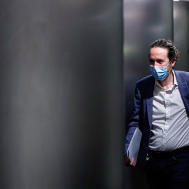 26/11/2020. El vicepresidente segundo del Gobierno y ministro de Derechos Sociales y Agenda 2030, Pablo Iglesias, antes de informar este jueves de las líneas generales de actuación de su departamento ante la comisión del Congreso. EFE/Emilio Naranjo