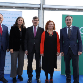 De izquierda a derecha: Rafael González, director general de Generación de Endesa; María Malaxechevarría, directora general de Sostenibilidad de Endesa; Arturo Aliaga, vicepresidente del Gobierno de Aragón; Laura Martín, directora del Instituto de T