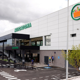 Un supermercado de Mercadona, en la localidad de Ronda (Málaga). REUTERS/Jon Nazca