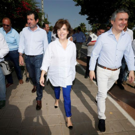 La candidata a la presidencia del PP Soraya Sáenz de Santamaría antes de participar en un acto con militantes del partido hoy en Alicante. EFE/Manuel Lorenzo