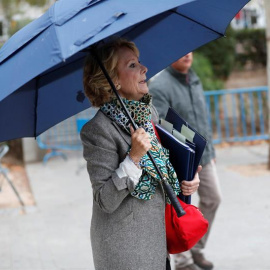 La expresidenta madrileña y exdirigente del PP de Madrid Esperanza Aguirre a su llegada este viernes a la Audiencia Nacional, para declarar en calidad de investigada ante el juez del caso Púnica, Manuel García Castellón, por la presunta financiación 