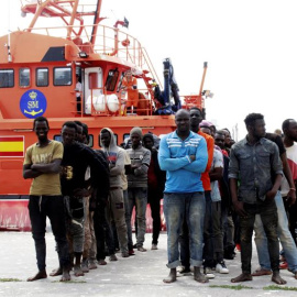 Llegada al puerto de Motril (Granada) de 110 inmigrantes de origen subsahariano el 3 de julio. /EFE