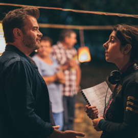 Clovis Cornillac con la direcora Julie Manoukian