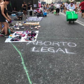 Los pañuelos verdes por el aborto legal en Argentina tiñen América Latina