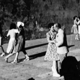 Parejas bailan el 'agarrao' en Euskadi /Dantzan