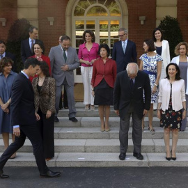 El presidente del gobierno Pedro Sánchez, durante la foto de familia previa a la reunión del Consejo de Ministros tras la incorporación de José Guirao. /EFE