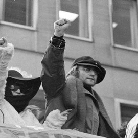 Los últimos años de vida de John Lennon estuvieron signados por su activismo y compromiso político. | Foto: El Desconcierto