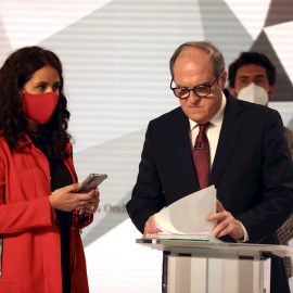 El candidato a la presidencia de la Comunidad de Madrid por el PSOE, Ángel Gabilondo, antes del inicio del debate de los aspirantes a presidir el gobierno madrileño. EFE / Juanjo Martín