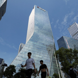 Vista del edificio donde tiene su sede central China Evergrande Group, en la ciudad de Shenzhen (en la provincia de Guangdong). REUTERS/Aly Song