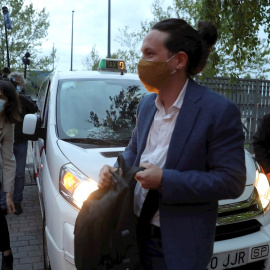 21/04/2021.- El candidato a la presidencia de la Comunidad de Madrid por Unidas Podemos, Pablo Iglesias, a su llegada hoy miércoles a los estudios de Telemadrid donde se celebra el debate de los aspirantes a presidir el gobierno madrileño.