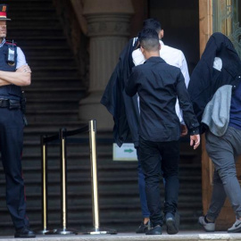 Este lunes se reanudó el juicio sobre la violación en grupo de Manresa, con la exposición de las pruebas periciales, entre ellas informes psicológicos de las secuelas que arrastra la víctima. EFE/ Quique García