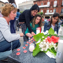 08.07.19 / Concentración en repulsa en la localidad burgalesa de Salas de los Infantes por el asesinato machista en el que una mujer de 28 años ha fallecido tras ser apuñalada con un arma blanca, por su "pareja estable", de 39. EFE/ Santi Otero