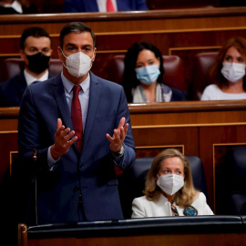 29/09/2021.- El presidente del Gobierno, Pedro Sánchez (i), interviene en la sesión de control al Gobierno este miércoles en el Congreso de los Diputados. EFE/Juan Carlos Hidalgo