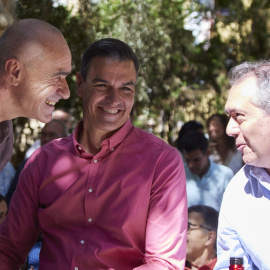 Muñoz, Sanchez y Espadas, en un acto en Sevilla. Archivo.