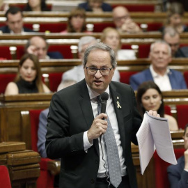 10/07/2019.- El presidente de la Generalitat, Quim Torra contesta a una pregunta de la oposición durante la sesión de control celebrada hoy en el Parlament después de conocer que la Fiscalía pide su inhabilitación, mientras sigue la disputa entre JxC