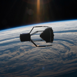 Representación de la misión ClearSpace-1 de captura de una pieza de basura espacial.