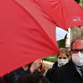 Ángel Gabilondo durante un acto electoral en la localidad de Alcalá de Henares este jueves.