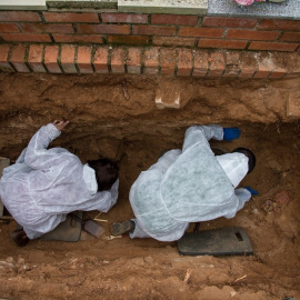 Exhumación en 2016 en el cementerio de 22 republicanos asesinados en 1939 por el fascismo franquista.