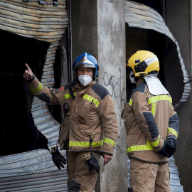 Nave ocupada e incendiada en Badalona