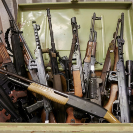 12/12/2020. Foto de la Policía austriaca en la que muestra armas. - Reuters