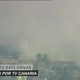 La iglesia de Todoque termina engullida por el avance de la lava en La Palma