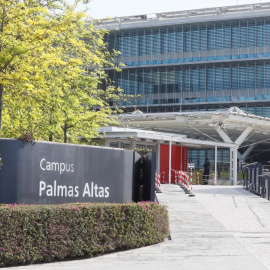 Entrada del complejo Campus Palmas Altas de Sevilla, donde tiene su sede central Abengoa. EFE