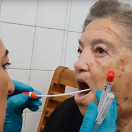 Pepita Amado, cuyo padre fue concejal republicano del Ayuntamiento de Sevilla, se hace la prueba del ADN.