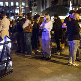 Miles de jóvenes participan en un botellón en Madrid con incidentes