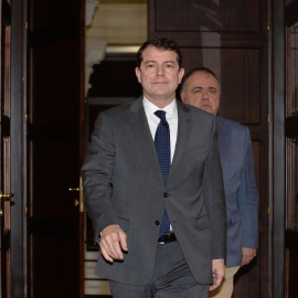 El presidente de la Junta de Castilla y León, Alfonso Fernández Mañueco, antes de la declaración institucional sobre las medidas antiaborto.