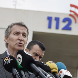 El presidente del Partido Popular, Alberto Núñez Feijóo, durante su visita este jueves el Centro de Coordinación de Emergencias de la Comunitat Valenciana.