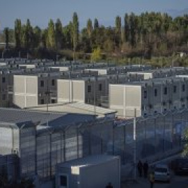 Italia reanudará próximamente el traslado de migrantes a centros de retención en Albania tras blindarlos por decreto ley