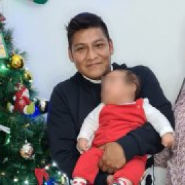 Extranjería niega el reagrupamiento familiar de un bebé de 17 meses por un documento que el Ministerio no ve necesario