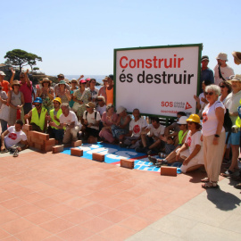 Un acte de protesta a Calella de SOS Costa Brava