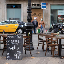 Aspecto de una terraza vacía en el centro de Barcelona.