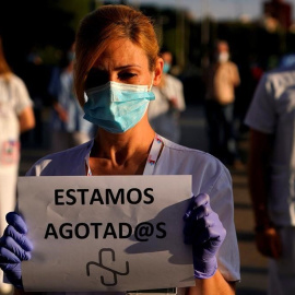 Protesta del personal sanitario del Hospital La Paz de Madrid. / REUTERS/JUAN MEDINA