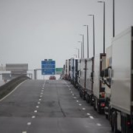 Las imágenes del caos en las carreteras inglesas por el cierre de fronteras