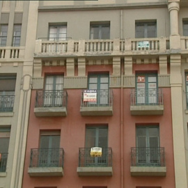 El Gobierno capará los alquileres y ofrecerá ayudas de 250 euros a jóvenes