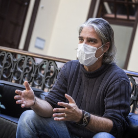 Jacobo Mendioroz en un moment de l'entrevista.