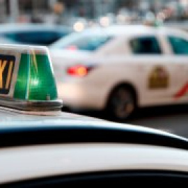 Los taxistas lanzan una "app" para pedir y compartir taxi que competirá con Uber y Cabify