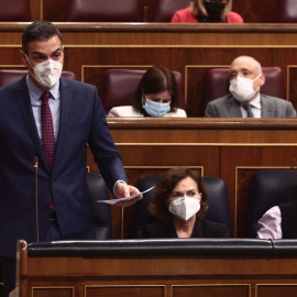 El presidente del Gobierno, Pedro Sánchez, interviene durante una sesión de control al Gobierno, en Madrid (España), a 16 de diciembre de 2020. Durante el pleno, el presidente del Gobierno ha hecho un primer balance del segundo estado de alarma decreta