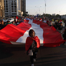 Decenas de personas participan en una nueva marcha antigubernamental a 24 de enero de 2023
