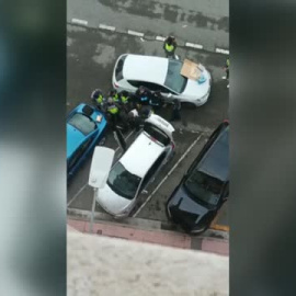 La policía halla material para hacer más cartas bomba en el piso del jubilado de Miranda de Ebro