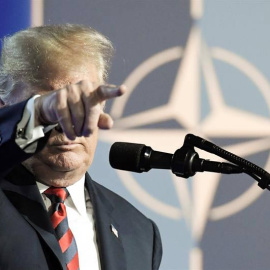 Trump durante la rueda de prensa que ofreció tras la cumbre de la OTAN en Bruselas. (CHRISTIAN BRUNA | EFE)