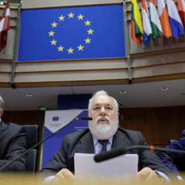 El comisario europeo de Acción por el Clima, el español Miguel Arias Cañete, en el Parlamento Europeo. /EFE